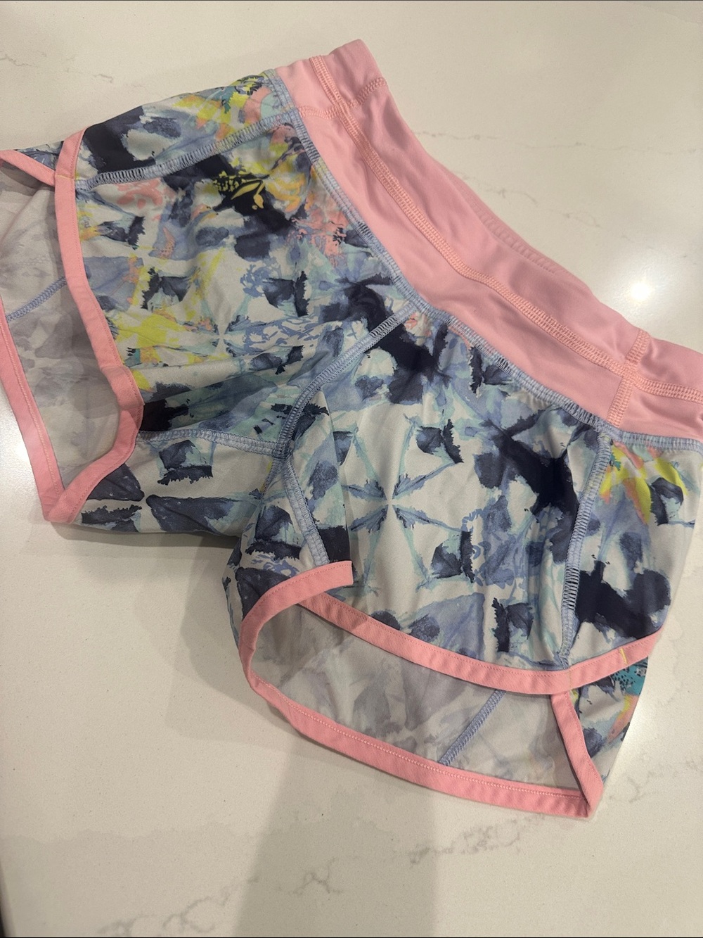 Ivivva by Lululemon multi colored patterned lined shorts girls size 7